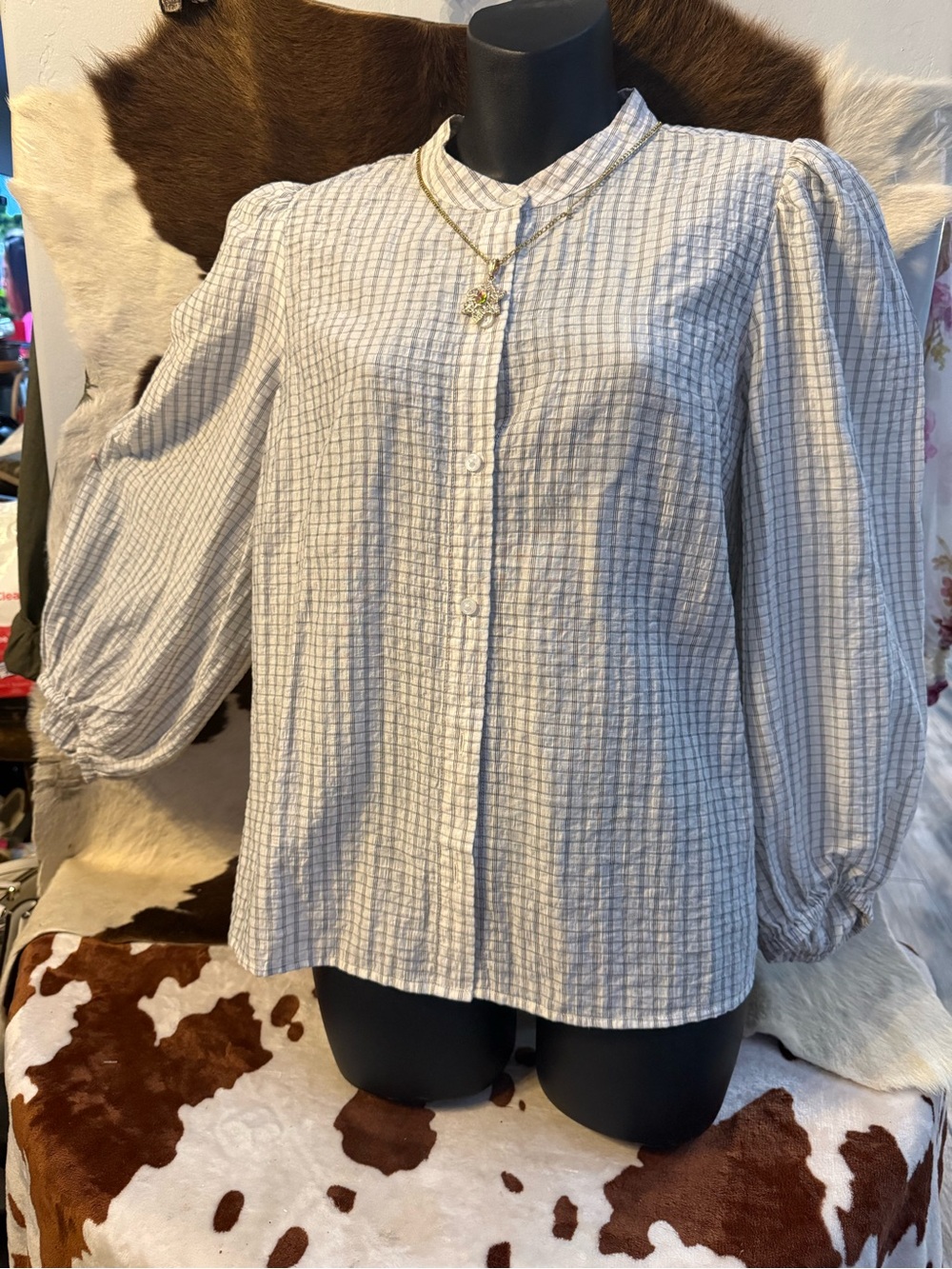 Banana Republic Cream and Gray Checked Puff Sleeve Button-Down Top